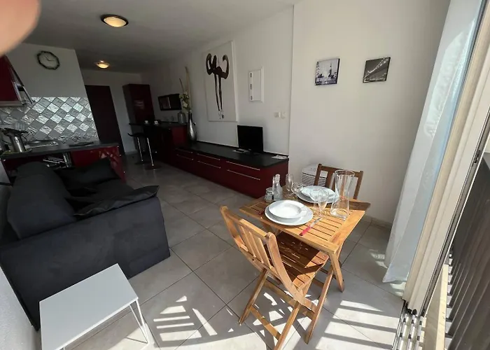 2 Couchages Cap D'agde Naturisme Cn060-j301 *